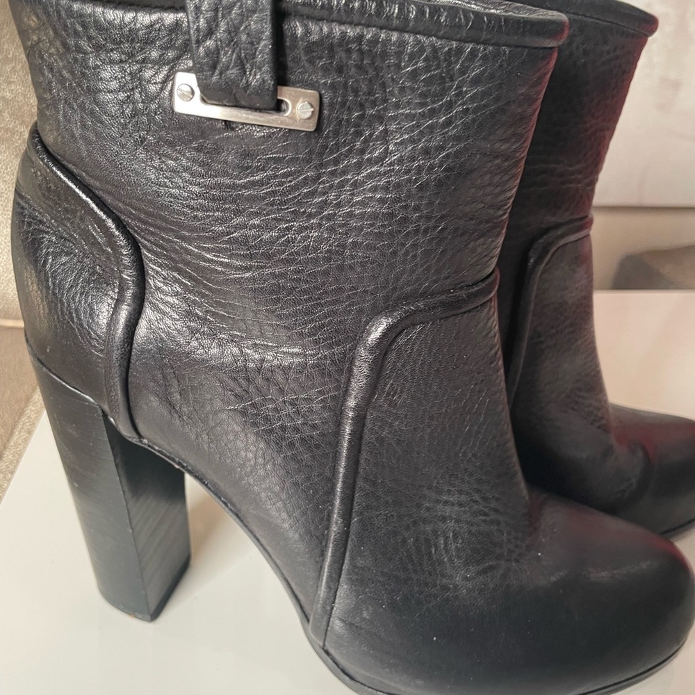 Rachel Zoe Black leather bootie  size 9